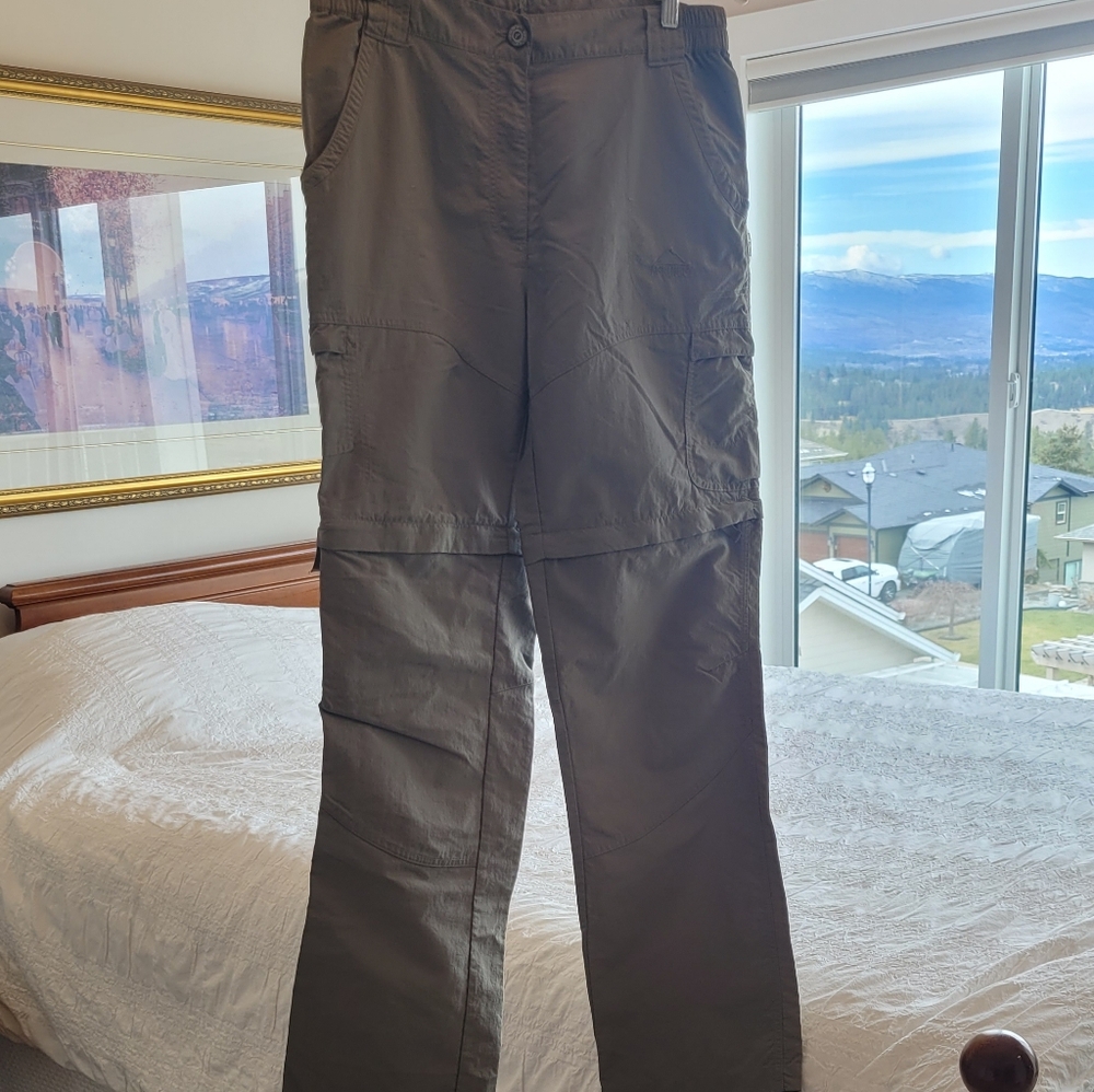 Zipper Travel Shorts/pants McKinley Sz.31 - Woman's Dark Green